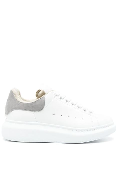 Sneakers Oversize In Bianco e Grigio Scamosciato ALEXANDER MCQUEEN | 697103-WIAEI9164